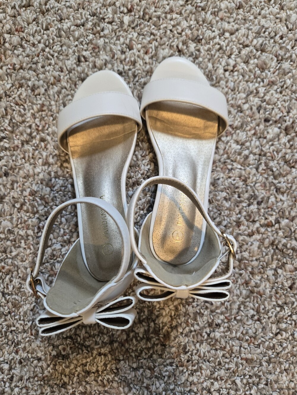 Classic White Ankle-Strap Block Heel Sandals, Girls Size 1 - Picture 5 of 8